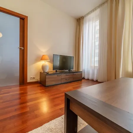 Bright And Charming- Golden Apartment- Center&s2a Apartment
