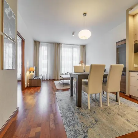 Bright And Charming- Golden Apartment- Center&s2a Apartment