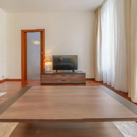 Bright And Charming- Golden Apartment- Center&s2a Apartment