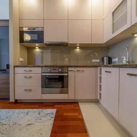 Bright And Charming- Golden Apartment- Center&s2a *